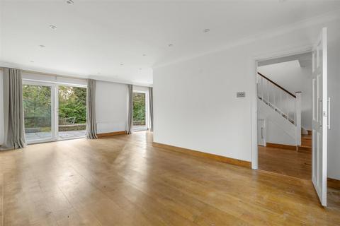 4 bedroom detached house to rent, Daws Lea, High Wycombe HP11