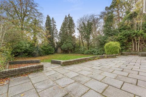 4 bedroom detached house to rent, Daws Lea, High Wycombe HP11