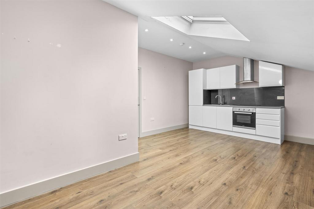38 Cube House, Quilters Way, HP22 5 TB-6.jpg
