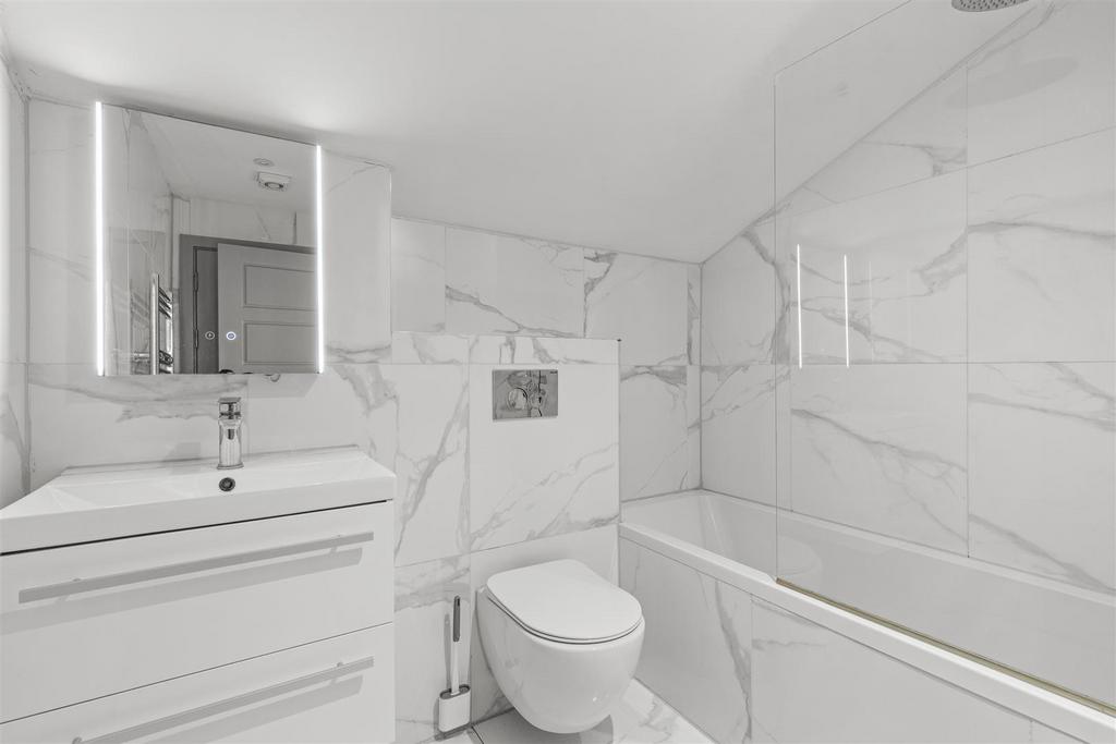 38 Cube House, Quilters Way, HP22 5 TB-3.jpg