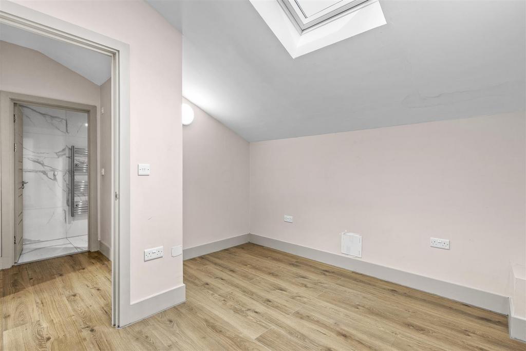 38 Cube House, Quilters Way, HP22 5 TB-1.jpg