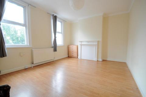 4 bedroom flat to rent, Bellenden Road, London, SE15 4BW