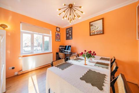 undefined, East Road, Kingston Upon Thames KT2