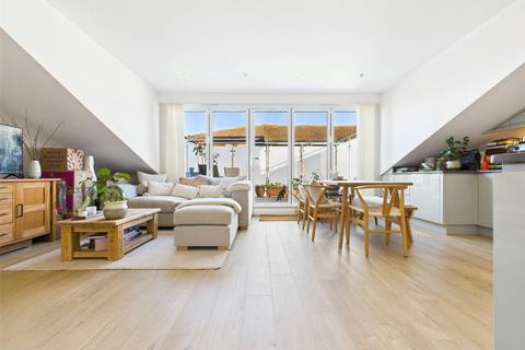 1 bedroom apartment to rent, High Street, Hampton Hill