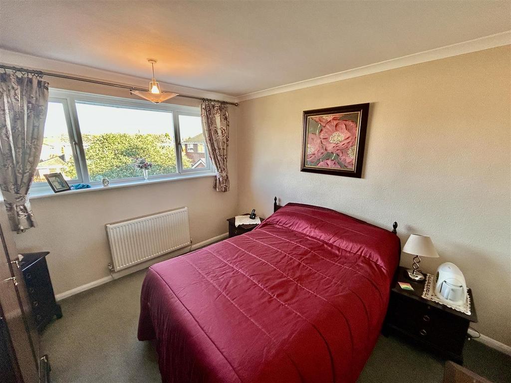 Bed2.JPG