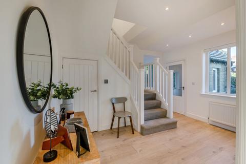 5 bedroom detached house for sale, Woodside Road, Beaumont Park, HD4