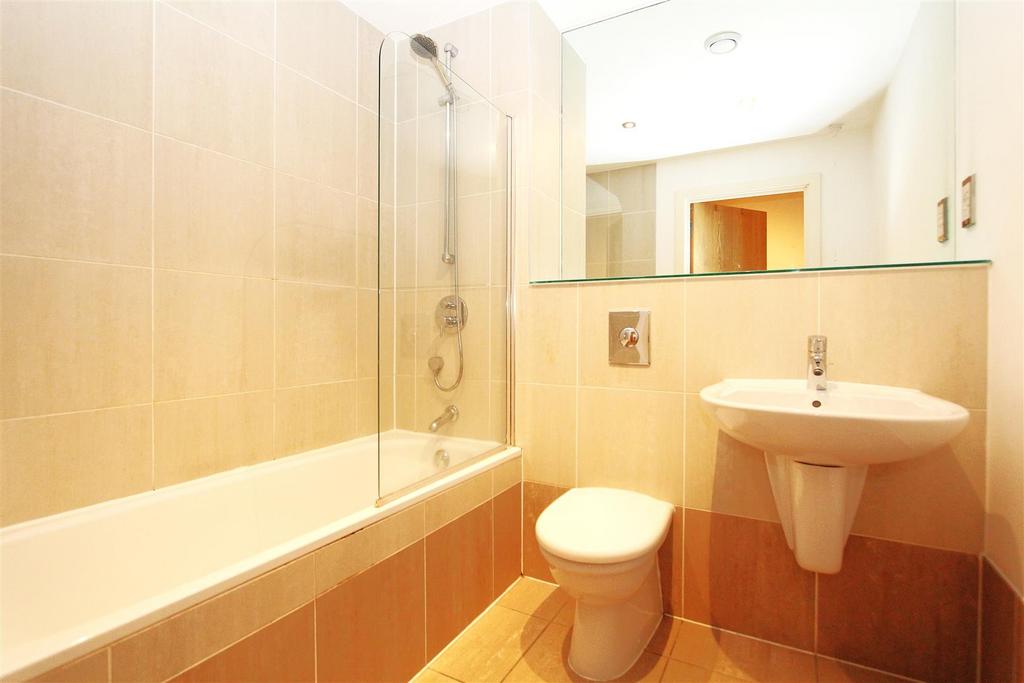 Bathroom.JPG