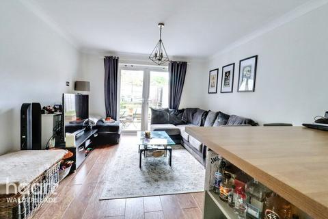 2 bedroom terraced house for sale, Wedgewood Drive, Chatham
