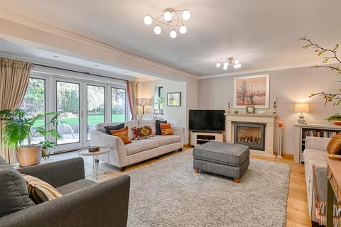 4 bedroom detached house for sale, 6 The Croft, Bridgnorth
