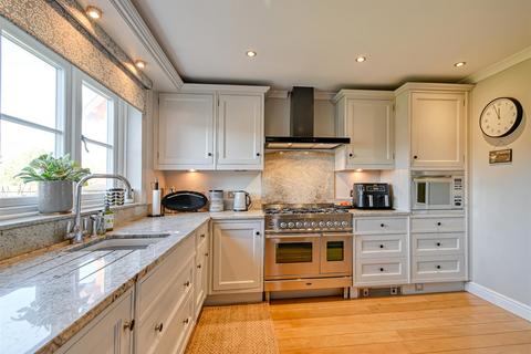 4 bedroom detached house for sale, 6 The Croft, Bridgnorth