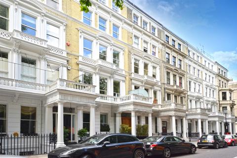Studio to rent, Courtfield Gardens,  London, SW5