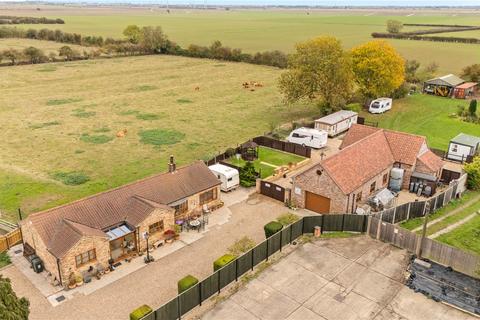 undefined, Main Road, Maltby le Marsh, Lincolnshire, LN13