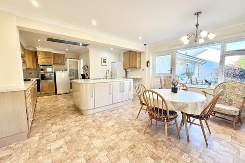 3 bedroom detached bungalow for sale, Craigwood Drive, Ferndown. BH22