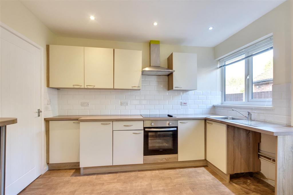Kitchen 2.jpeg