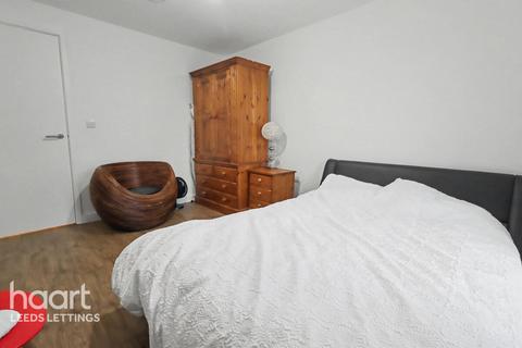 1 bedroom apartment to rent, Saxton Lane, Leeds