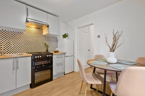 1 bedroom flat for sale, Claxton Grove, W6
