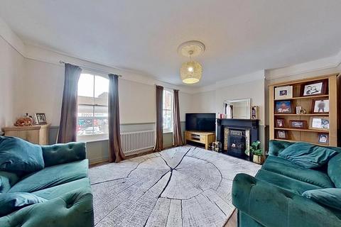 2 bedroom maisonette for sale, High Street, Herne Bay, CT6 5AX
