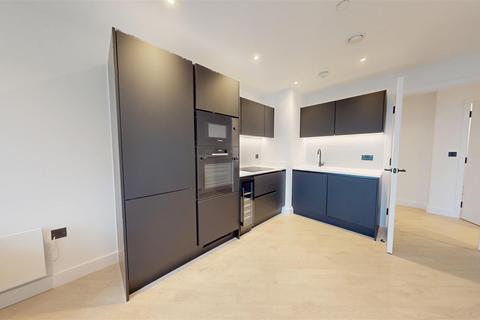 1 bedroom apartment to rent, Vista River Gardens, Trinity Way, Manchester