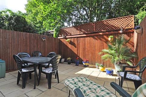 3 bedroom apartment to rent, Barnfield Place, Isle of Dogs, London, E14