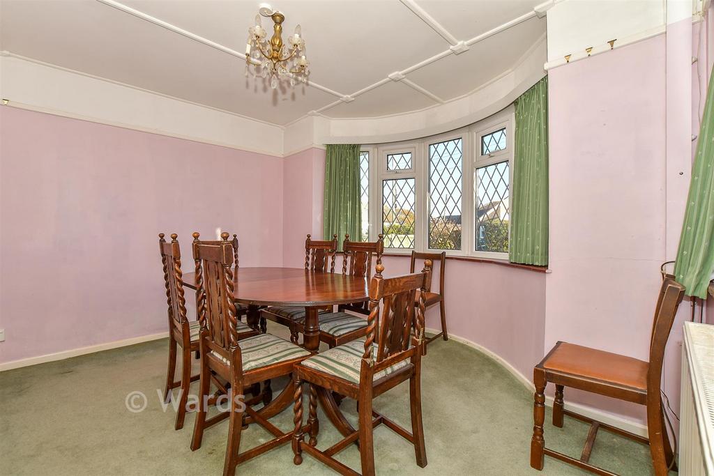 Bedroom 2/ Dining Room