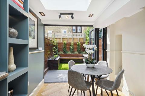 2 bedroom flat to rent, Broughton Road, London SW6
