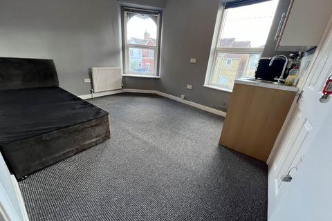 undefined, Bond Street, Trowbridge, Wiltshire
