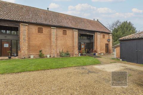 5 bedroom barn conversion for sale, The Common, Norwich NR14