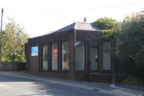 Retail property (high street) to rent, 3 Lower St Pulborough RH20 2BH