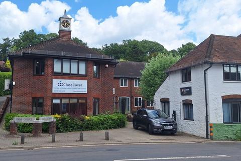 Office to rent, 3-5 Station Rd Pulborough RH20 1RL