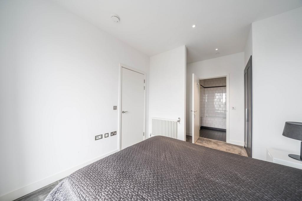 1300718-10-6835a7...