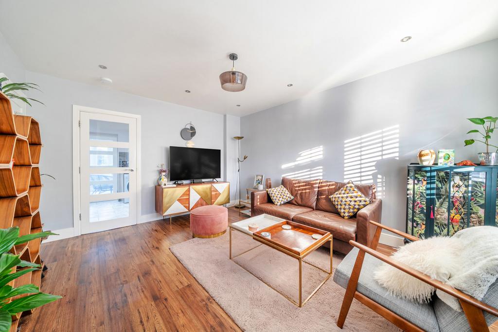 1383090-1-691eee8...