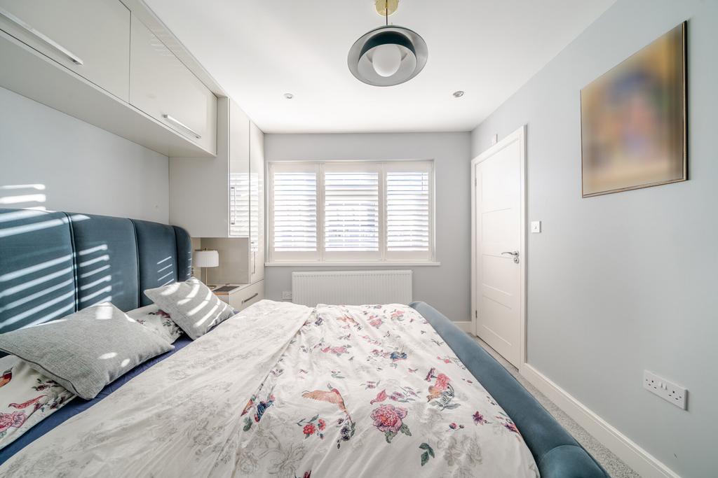 1383090-11-691eef...