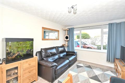 2 bedroom flat for sale, Val Prinseps Road, Pevensey Bay, Pevensey