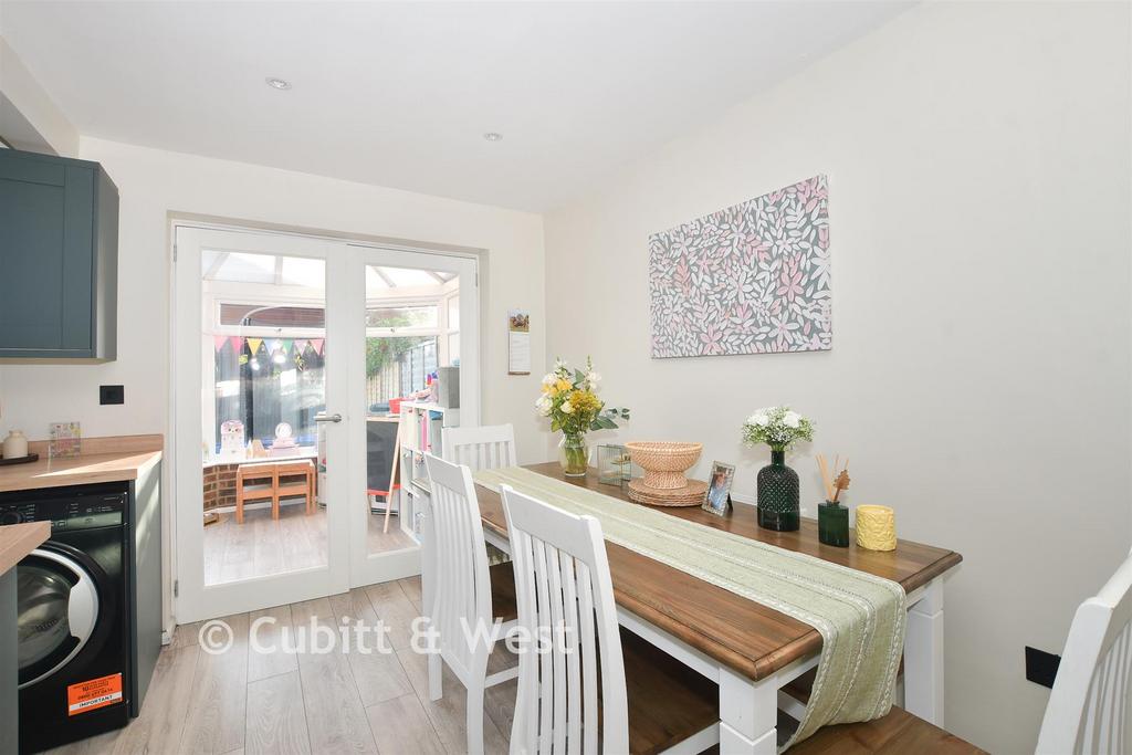 Kitchen/Dining Area
