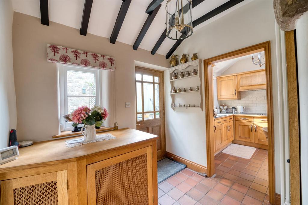 Inner Hallway towards garden.jpg