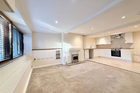 2 bedroom terraced house to rent, Booth House Lane, Holmfirth, West Yorkshire, HD9