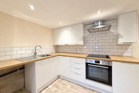 2 bedroom terraced house to rent, Booth House Lane, Holmfirth, West Yorkshire, HD9