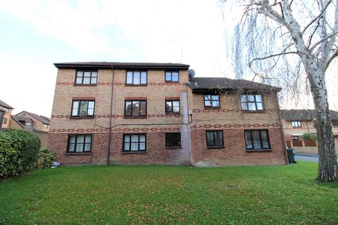 2 bedroom flat to rent, Kenwyn Road, Dartford