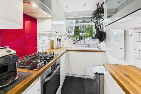 2 bedroom apartment for sale, Brockley Combe, Weybridge