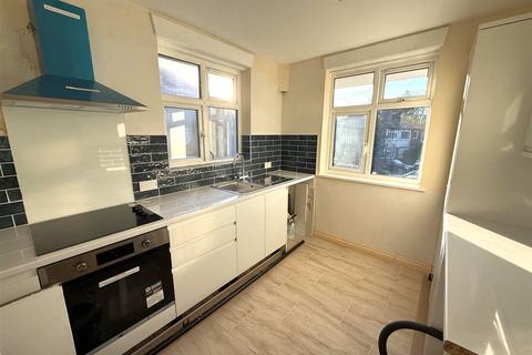 2 bedroom maisonette for sale, Methuen Close, Edgware, Greater London, HA8