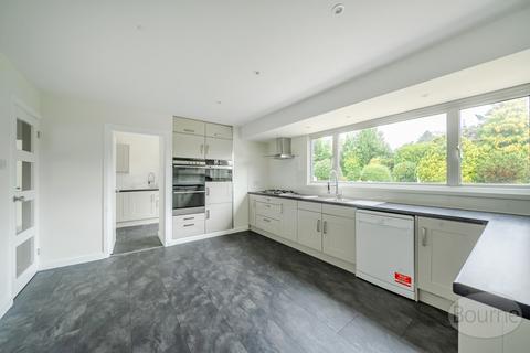 4 bedroom bungalow to rent, Haymeads Drive, Esher, Surrey, KT10