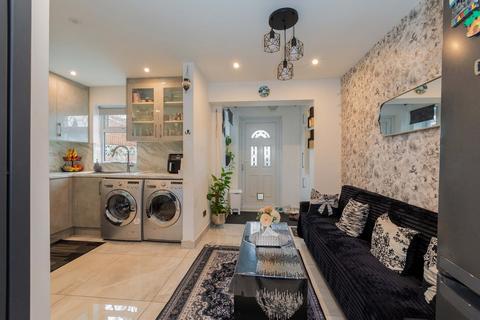 3 bedroom terraced house for sale, Humber Way, Langley SL3