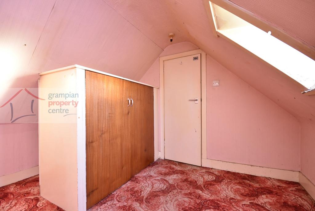 Attic room.JPG