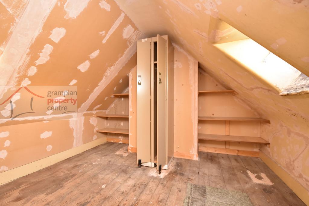 Attic room 2.JPG