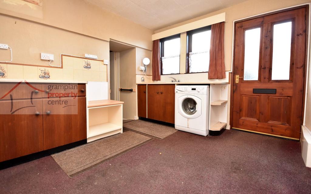 Kitchen 2.JPG