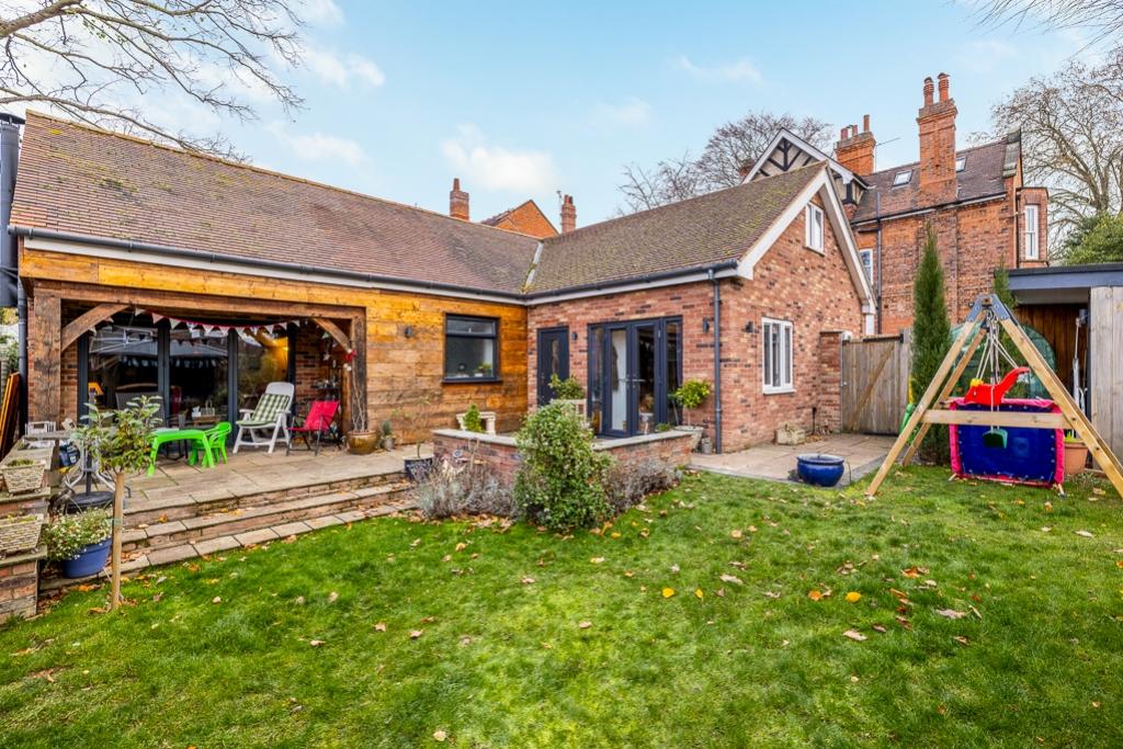 Flat 6 9 Cross O'Cliff Hill-6
