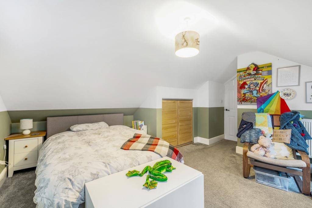 Flat 6 9 Cross O'Cliff Hill-22