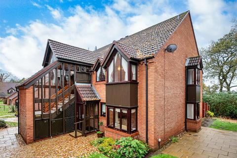 undefined, 22 Highgrove, Tettenhall, Wolverhampton, WV6 8LQ
