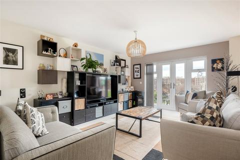 4 bedroom detached house for sale, Tarvers Way, Banbury OX17