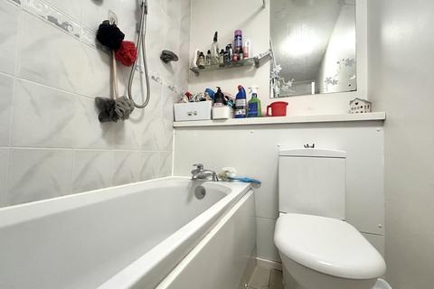 2 bedroom terraced house to rent, Flamborough Path, Lower Earley, Reading, Berkshire, RG6